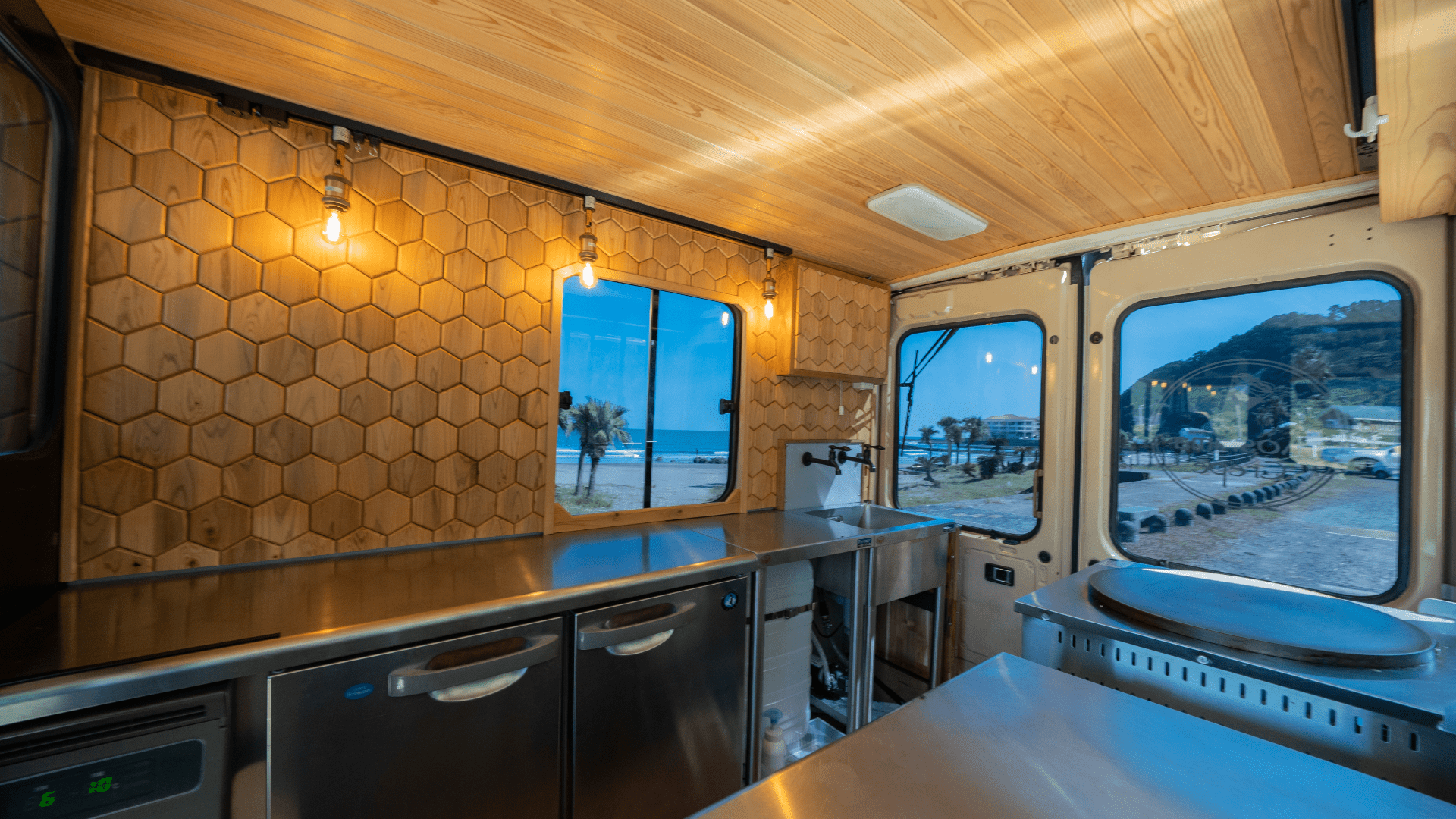 Aoshima Crepe キッチンカー